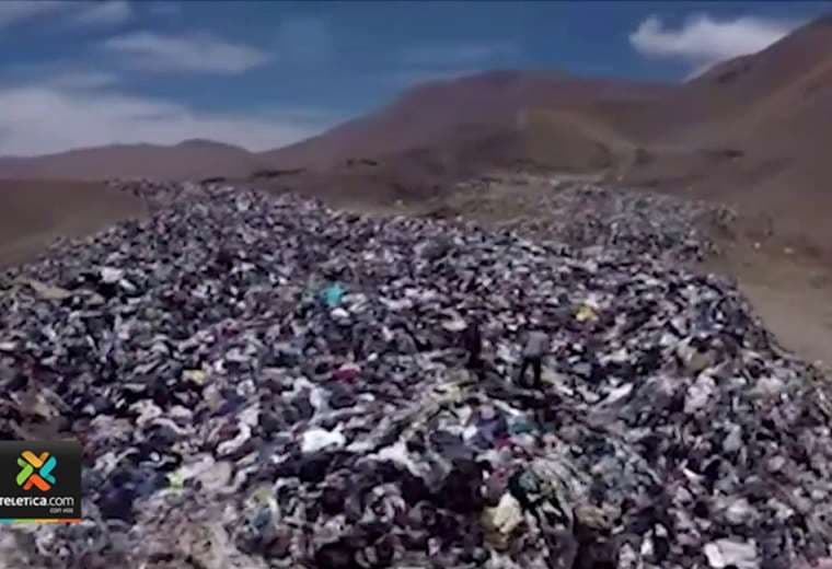 Video: el desierto de Atacama es uno de los basureros de ropa más grandes del mundo