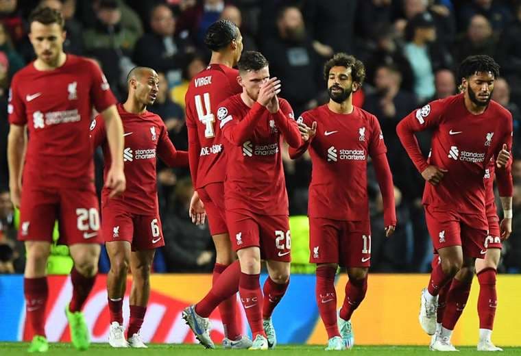 Liverpool remonta ante Leicester y se acerca a 'zona Champions'