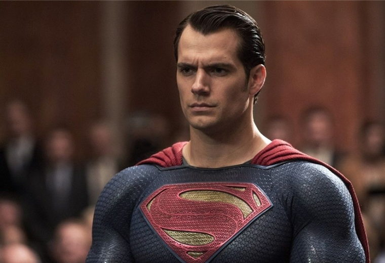La Roca confirma el regreso de Henry Cavill como Superman