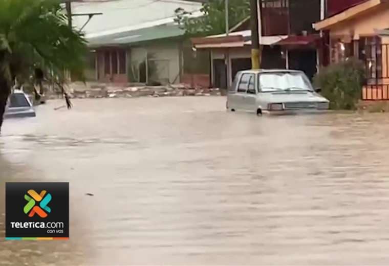 "Perdimos todo" dicen vecinos de Calle Fallas tras inundaciones de este jueves