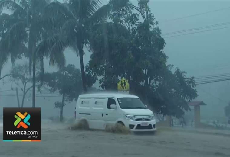 Intensas lluvias no cesan en Garabito y otras zonas del Pacífico Central