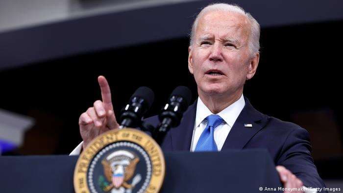 Biden advierte a China que actuará si "amenaza su soberanía"