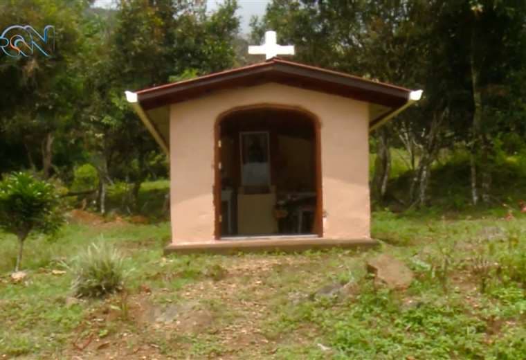 Visitamos la iglesia más pequeña de Costa Rica
