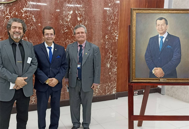 Retratos de expresidentes le cuestan millones al país