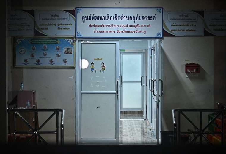 Testigo narró cómo expolicía enloquecido decapitó a niños en guardería de Tailandia