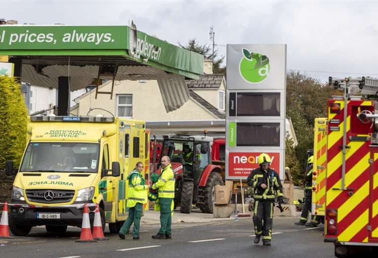 Al menos nueve muertos en explosión en gasolinera en Irlanda