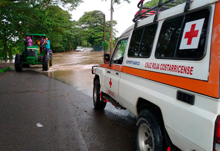 234 escuelas y colegios reportan afectación tras las lluvias causadas por Julia