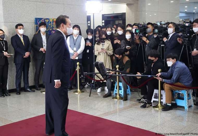 Boicot de presidente surcoreano a cadena de televisión desata críticas