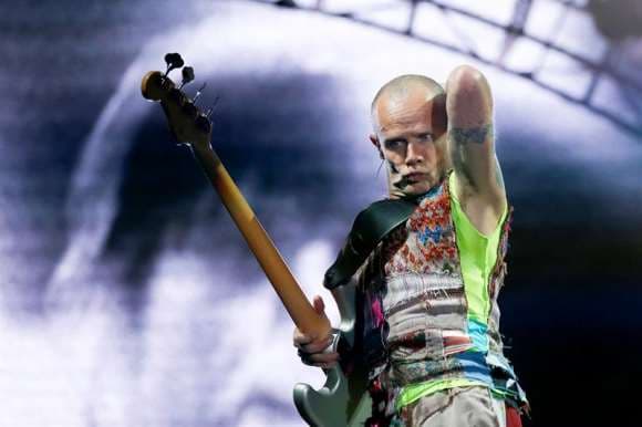 Bajista de Red Hot Chili Peppers muestra su apoyo a La Sele en redes sociales