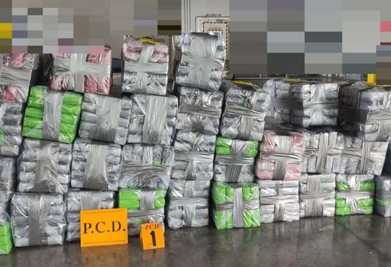 Limón: Cae camionero cuando intentaba ingresar más de 800 kilos de cocaína a terminal de contenedores