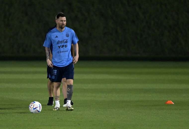 Messi entrena con normalidad con el grupo en la víspera del debut