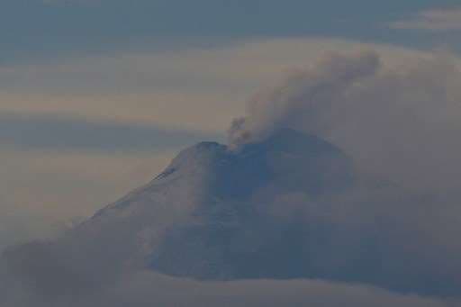 Reportan caída de ceniza del volcán Cotopaxi en Ecuador