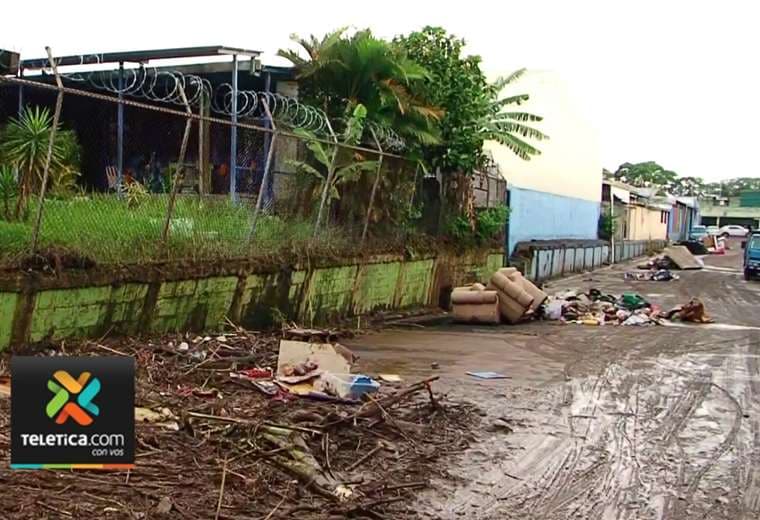 Desamparados amaneció con panorama devastador tras inundaciones