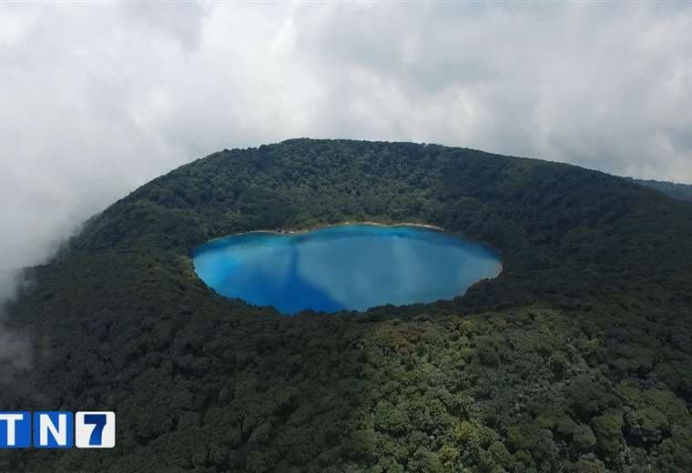 Lago del Volcán Poás tiene nuevos insectos acuáticos