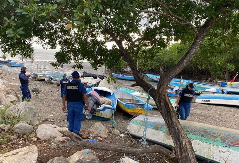 Guardacostas denunciará a turba de pescadores que los atacó con piedras y armas blancas