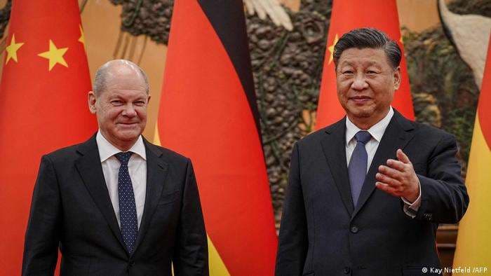 Alemania quiere "desarrollar más" los lazos económicos con China