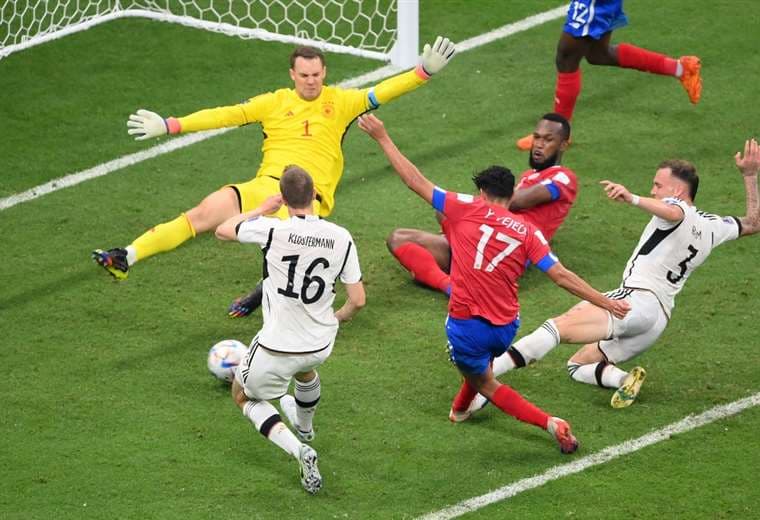 La Sele cae ante Alemania y se despide de Qatar tras jugar su mejor partido