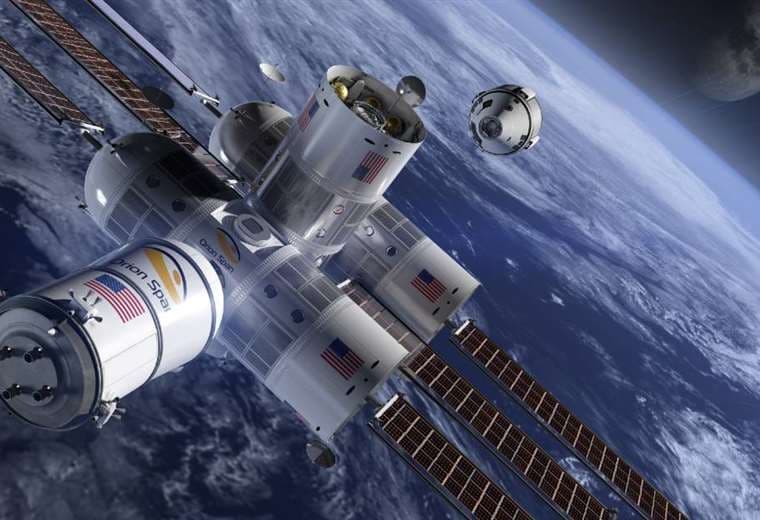 Cápsula Orion de NASA de regreso a la Tierra tras romper récord para un viaje espacial