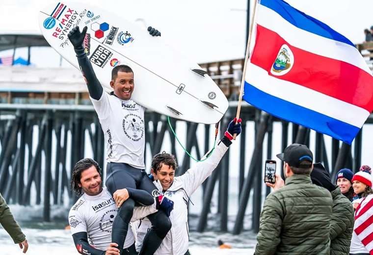 Selección de Costa Rica regresa del Mundial de Surf Adaptado cargada de medallas