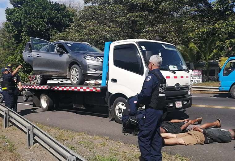 Ladrones usaron una grúa para robarse un carro en Jacó