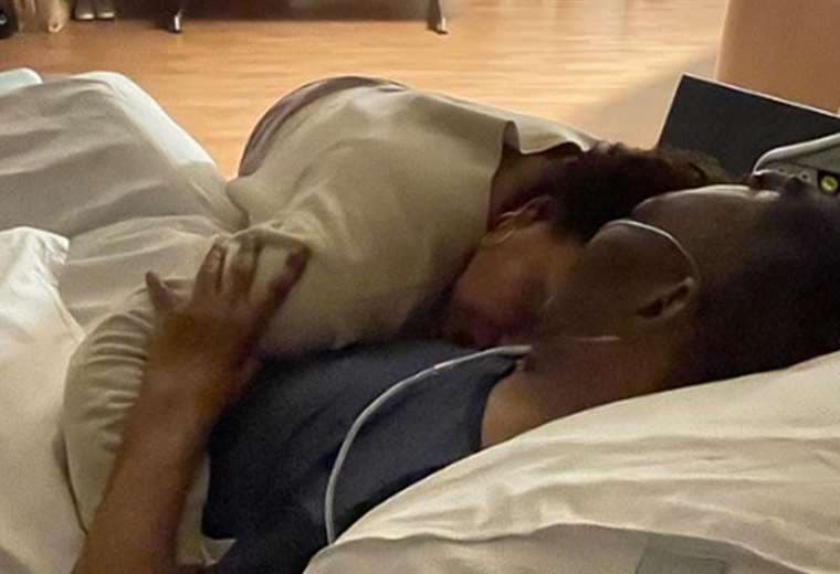 Hija de Pelé comparte foto junto a su padre en el hospital