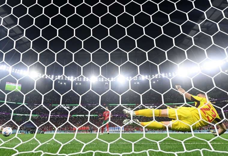 Marruecos sorprende a España y clasifica a cuartos de final
