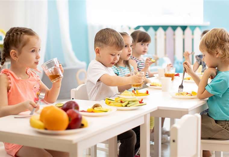 Aprenda a identificar las señales de hambre y de saciedad en los niños