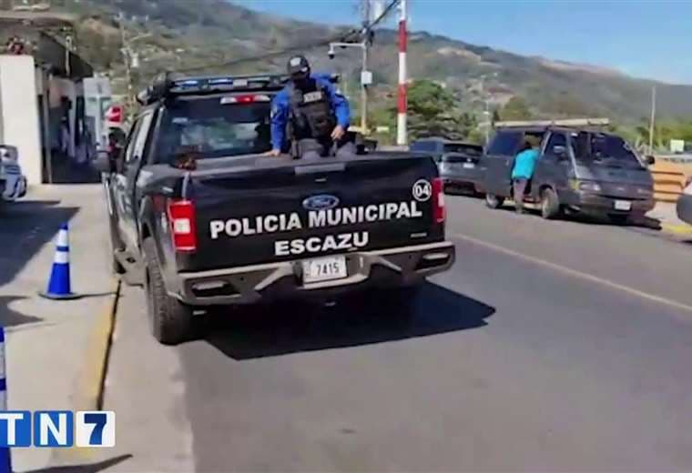 Policía de Escazú alerta sobre grupo delictivo dedicado a asaltar a mujeres