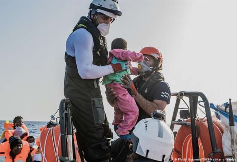 Ocean Viking rescata a más de 180 migrantes en el Mediterráneo