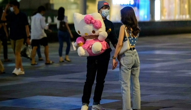 Tailandia pide practicar sexo con mascarilla para San Valentín