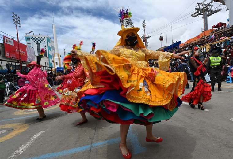 Al menos ocho personas mueren atropelladas en carnaval de Bolivia