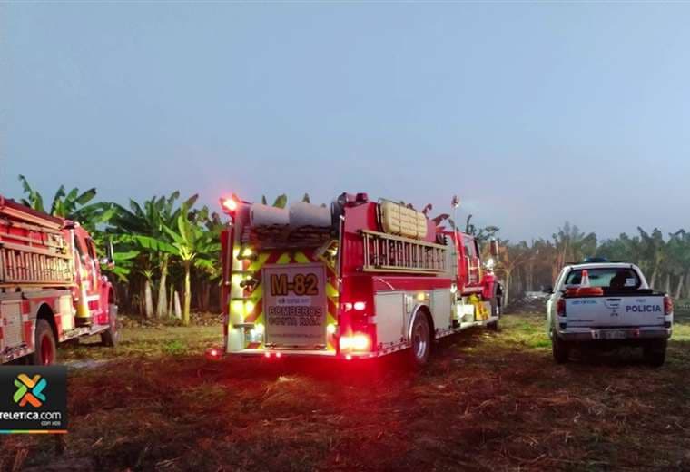 Dos personas calcinadas tras estrellarse avioneta en Palmar Sur