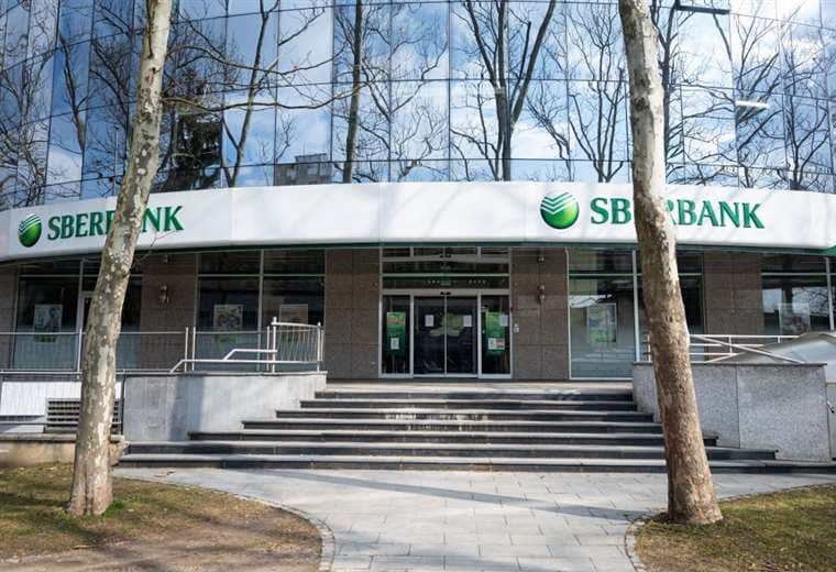 Principal banco ruso, Sberbank, anuncia su salida del mercado europeo