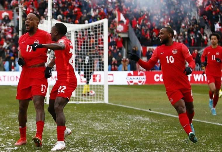 Canadá clasifica al Mundial de Catar 2022 con goleada 4-0 ante Jamaica