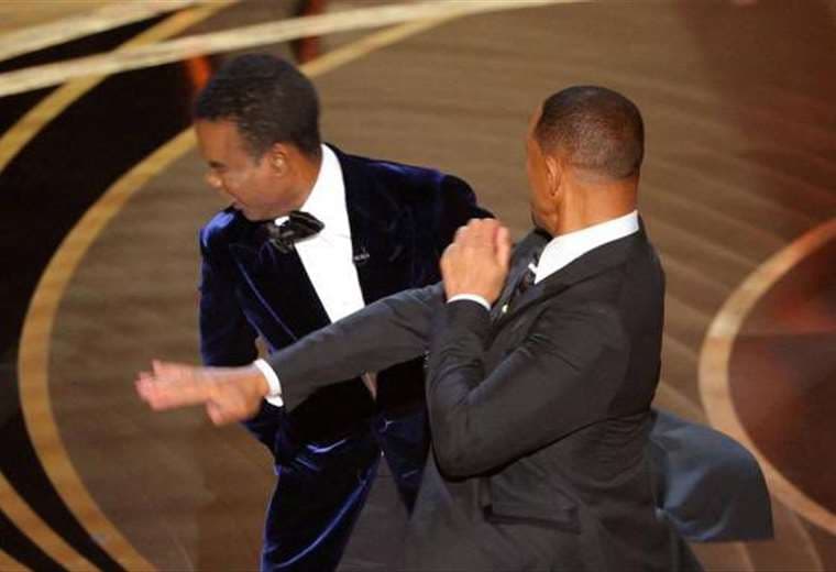 Academia de Hollywood prohíbe a Will Smith asistir a entregas de los Óscar por 10 años