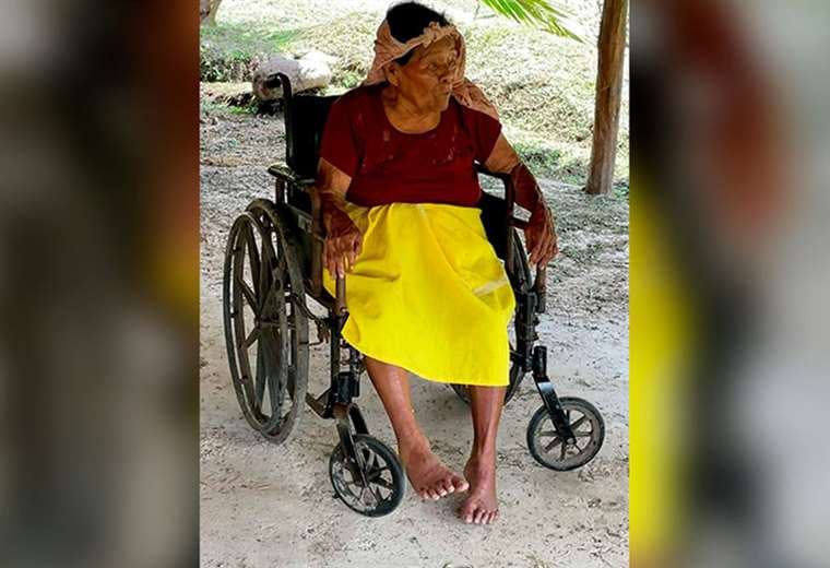 Fundación diseña prendas adaptadas a las necesidades de indígenas con discapacidad
