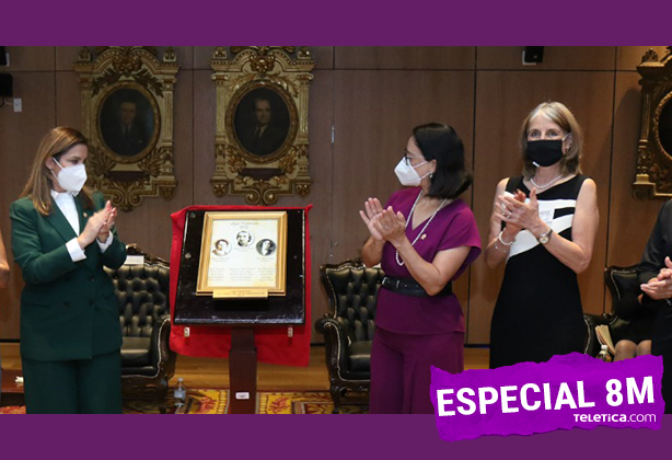 Acto de develación de fotografía de la Liga Feminista. Prensa Asamblea Legislativa