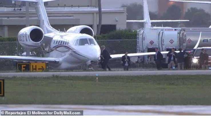 Avión donde viajaba Donald Trump aterriza de emergencia por fallo en motor