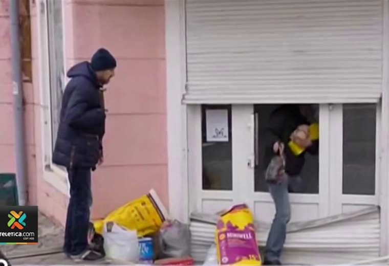 Ucrania: hay cadáveres en calles y personas robando en supermercados