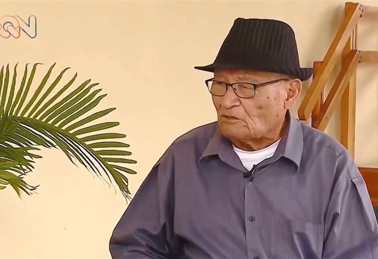 El fotógrafo del Parque Central de San José cumple 94 años
