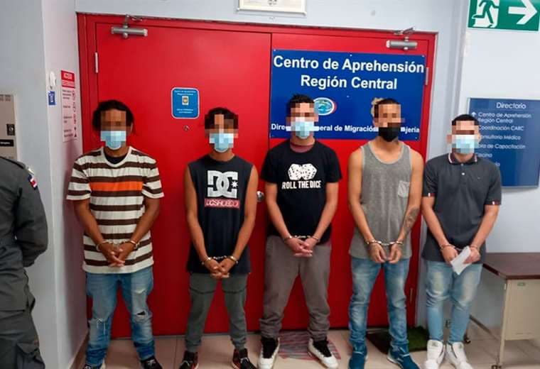Policía de Migración ejecutó 3 expulsiones y 14 deportaciones en abril