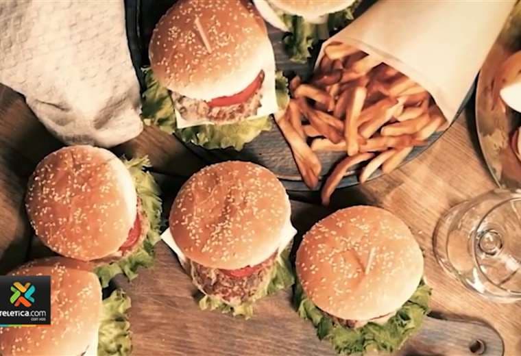 Nutricionistas recomiendan moderación con las comidas durante Semana Mayor