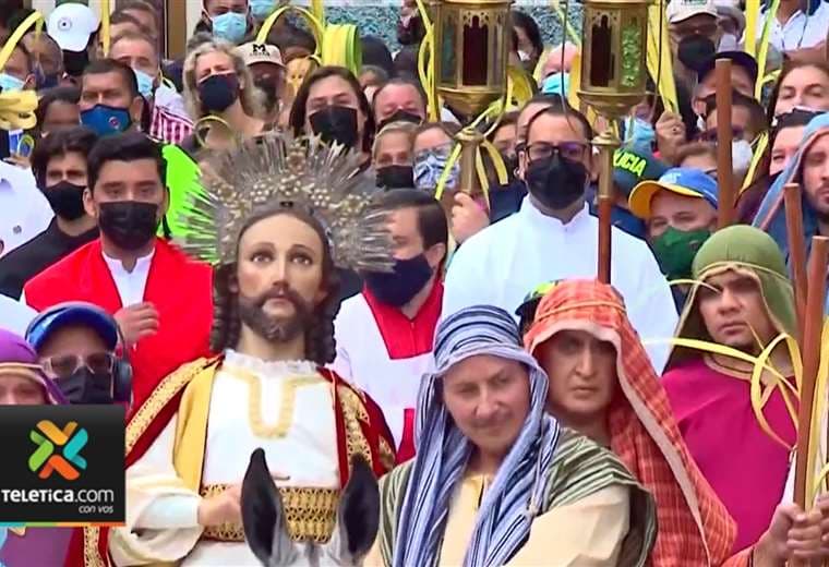 Procesiones de Semana Santa toman las calles del país tras dos años de ausencia