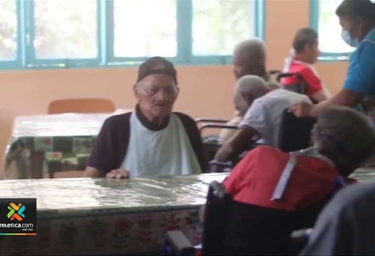 Hogar de ancianos requiere con urgencia comida, pañales, sillas de ruedas y artículos de higiene