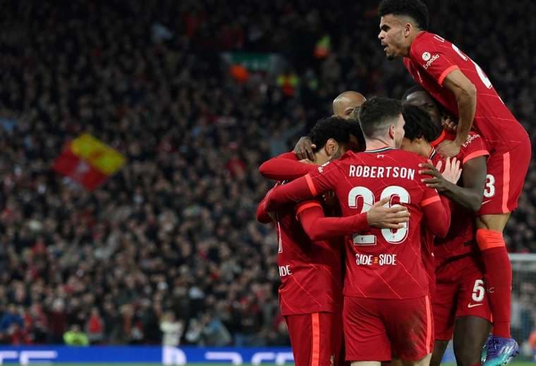 Liverpool saca ventaja en casa ante Villarreal y se acerca a la final
