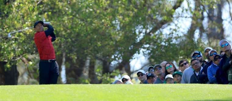 Tiger Woods se prueba para una posible participación en el Campeonato de la PGA