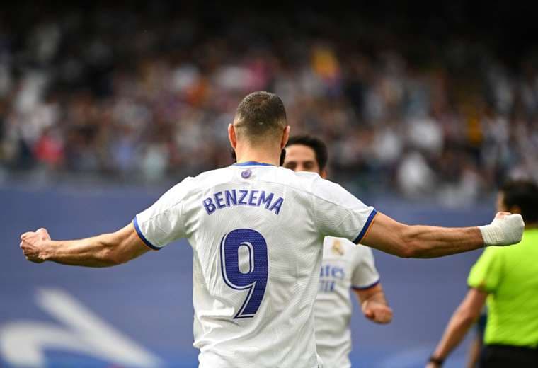 Benzema vuelve a entrenar con el grupo y se muestra listo para jugar