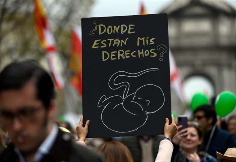 España castigará acoso de antiabortistas a mujeres frente a clínicas