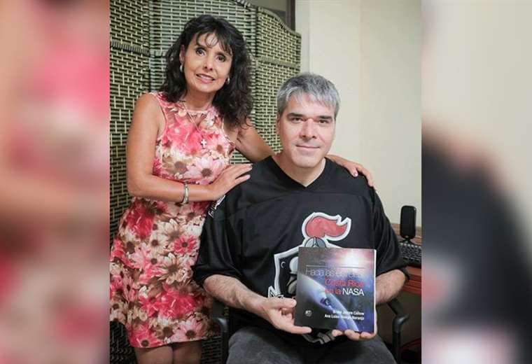 Amor por el espacio llevó a canadiense a escribir libro 'Costa Rica en la NASA'