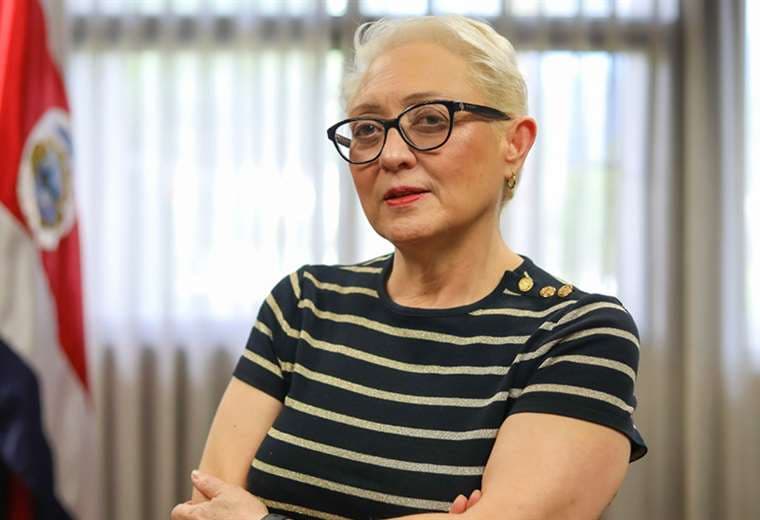 Ministra de Comunicación, Patricia Navarro, está aislada tras contagio COVID-19